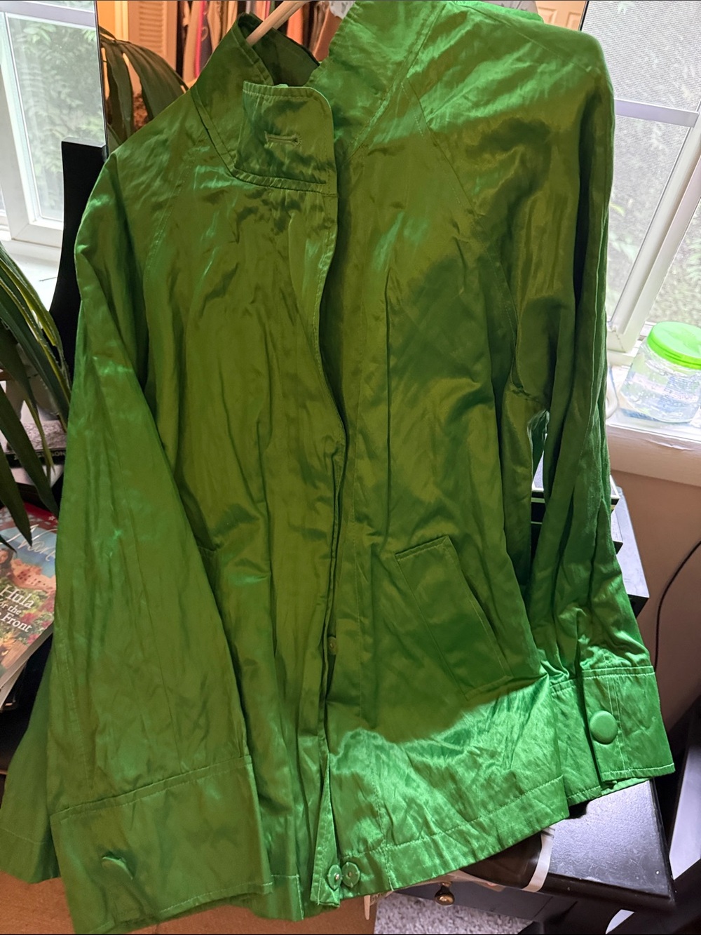 Women’s Emerald Green Trench Coat - Sleek Lightweight Layer